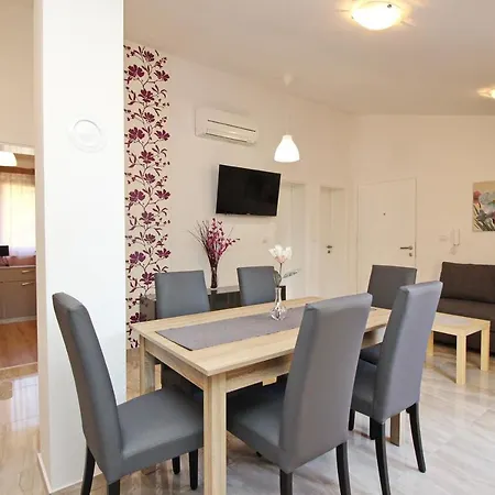 Apartament With Parking Space Baska, Krk - 18793 *