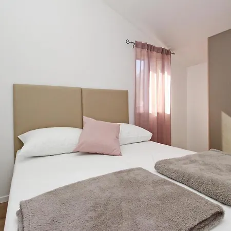 With Parking Space Baska, Krk - 18793 Apartman Baška