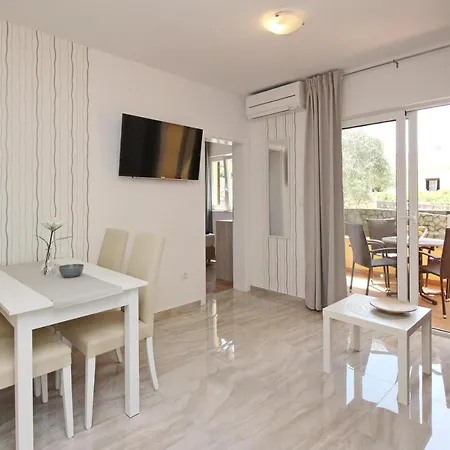 With Parking Space Baska, Krk - 18793 Apartman Baška